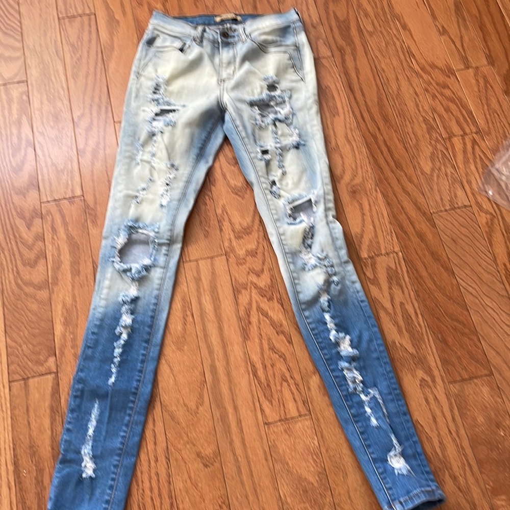 Aphrodite torn jeans S 5